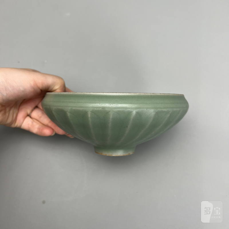 明代 龙泉青釉莲瓣钵 - 图13